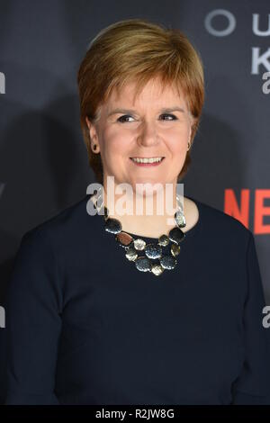 Prominente nehmen an der Schottischen Premiere von Outlaw King' am Vue Cinema auf den Omni Centre in Edinburgh. Mit: Nicola Sturgeon Wo: Edinburgh, Großbritannien Wann: 19 Okt 2018 Credit: Euan Kirsche / WANN Stockfoto
