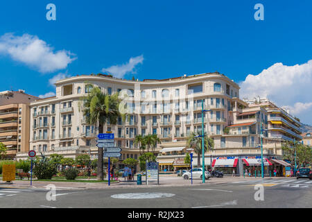 Palais Ausonia, Apartment House, Menton, Côte d'Azur, Französische Riviera, Frankreich Stockfoto