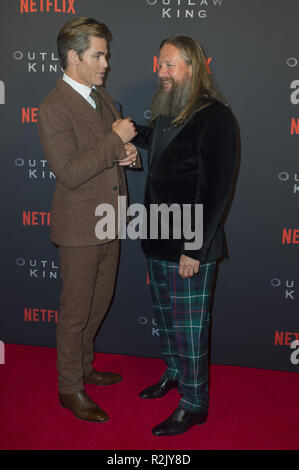 Prominente nehmen an der Schottischen Premiere von Outlaw King' am Vue Kino im Omni center. Mit: David Mackenzie, Chris Pine, Wo: Edinburgh, Großbritannien Wann: 19 Okt 2018 Credit: Euan Kirsche / WANN Stockfoto