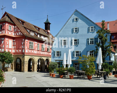 Blick auf das alte Rathaus im Sommer Stockfoto