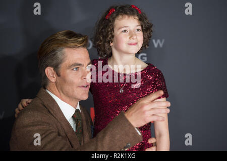 Prominente nehmen an der Schottischen Premiere von Outlaw King' am Vue Kino im Omni center. Mit: Chris Pine, Josie O'Brien Wo: Edinburgh, Großbritannien Wann: 19 Okt 2018 Credit: Euan Kirsche / WANN Stockfoto