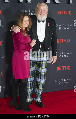 Prominente nehmen an der Schottischen Premiere von Outlaw King' am Vue Kino im Omni center. Mit: Annie Harris, James Cosmo Wo: Edinburgh, Großbritannien Wann: 19 Okt 2018 Credit: Euan Kirsche / WANN Stockfoto