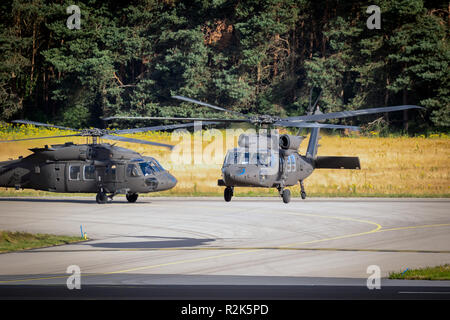 EINDHOVEN, Niederlande - 22.Juni, 2018: United States Army Sikorsky UH-60 Blackhawk Helikopter. Stockfoto