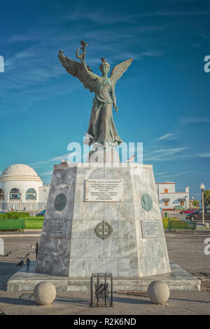 Der neue Koloss von Rhodos Statue des Sieges in Mandraki Hafen, Insel Rhodos, Griechenland. Stockfoto