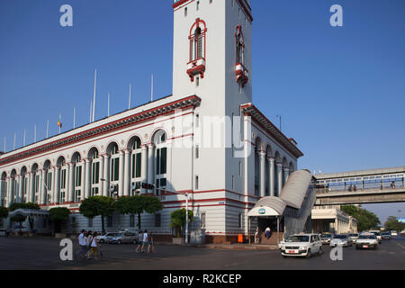 Myanma Port Authority Gebäude, Pansodan Street, Yangon, Myanmar, Asien Stockfoto