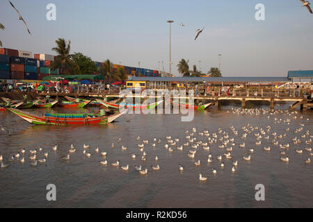 Taxiboote, Yangon Fluss, Yangon, Myanmar, Asien Stockfoto