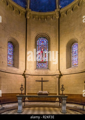 Altar der Kathedrale La Collegiale in Neuenburg Stockfoto