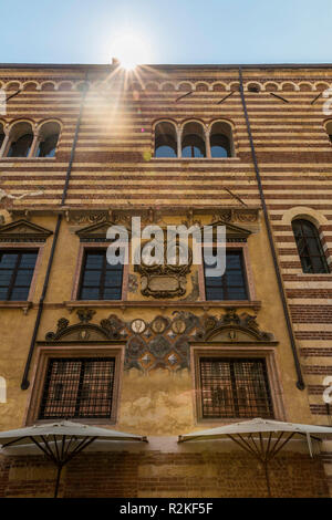 Palazzo del Mercato Vecchio, Palazzo della Ragione, Piazza dei Signori, Verona, Venetien, Italien, Europa Stockfoto