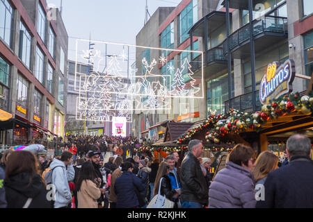 Birmingham deutsche Weihnachtsmarkt ist der grösste Weihnachtsmarkt in Großbritannien und den größten deutschen Markt ausserhalb von Deutschland und Österreich. Stockfoto
