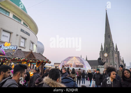 Birmingham deutsche Weihnachtsmarkt ist der grösste Weihnachtsmarkt in Großbritannien und den größten deutschen Markt ausserhalb von Deutschland und Österreich. Stockfoto