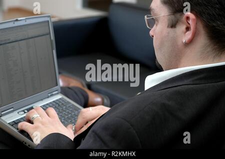auf laptop Stockfoto