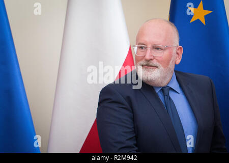 Erste Vizepräsidentin der Europäischen Kommission Frans Timmermans bei einem Treffen mit dem polnischen Ministerpräsidenten Mateusz Morawiecki am Kanzleramt der Premierminister in Warschau, Polen am 18. Juni 2018 Stockfoto