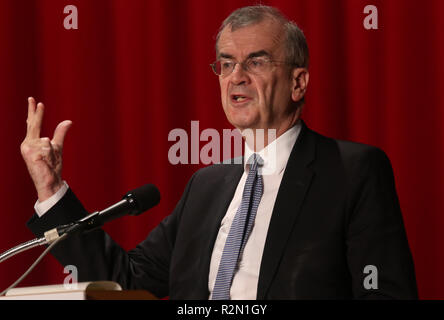 Tokio, Japan. 19 Nov, 2018. Der Gouverneur der Bank von Frankreich Francois Villeroy de Galhau liefert eine Rede am Mittagessen der 22 Paris EUROPLACE Finanz Forum in Tokio am Montag, 19. November 2018. Rund 600 Japanische und Französische Unternehmen Personen nahmen an der jährlichen Konferenz. Credit: Yoshio Tsunoda/LBA/Alamy leben Nachrichten Stockfoto