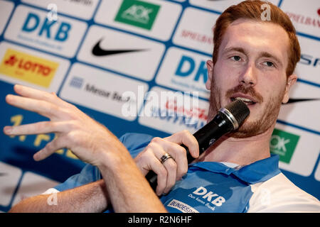 Berlin, Deutschland. 20 Nov, 2018. Leichtathletik: Christoph Harting, Olympiasieger 2016 und 2018 Deutscher Meister im Diskuswerfen, nimmt teil an das ISTAF innen Pressekonferenz in der Mercedes-Benz Arena. Credit: Christoph Soeder/dpa/Alamy leben Nachrichten Stockfoto