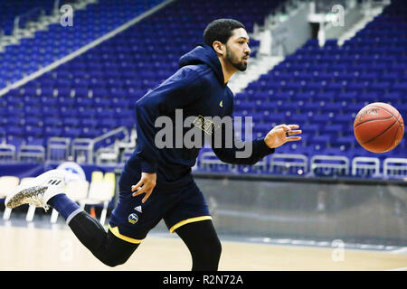 Berlin, Deutschland. 20 Nov, 2018. Basketball: Peyton Siva erwärmt in der Mercedes-Benz Arena vor ALBA Berlin Media Training beginnt. Credit: Christoph Soeder/dpa/Alamy leben Nachrichten Stockfoto