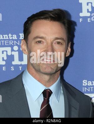 Goleta, CA. 19 Nov, 2018. Hugh Jackman in der Ankunftshalle für das Santa Barbara International Film Festival Awards Gala, das Ritz Carlton Bacara Santa Barbara, Goleta, CA November 19, 2018. Credit: Priscilla Grant/Everett Collection/Alamy leben Nachrichten Stockfoto