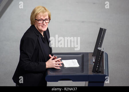 Berlin, Deutschland. 20 Nov, 2018. Ursula Schulte (SPD), Mitglied des Bundestages, wird der Bundestag zu Beginn der abschliessenden Beratungen über den Bundeshaushalt 2019. Credit: Gregor Fischer/dpa/Alamy leben Nachrichten Stockfoto