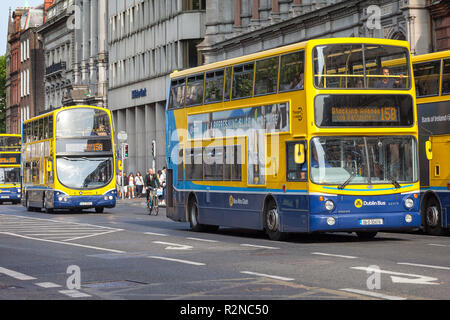 Dublin. Ireand - 05.Juli 2018: Reihe von Dublin Busse in der Innenstadt Straße in Dublin, Irland Stockfoto