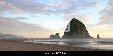 Haystack Rock, Oregon Küste Stockfoto