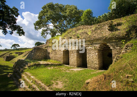 Eingang zum Labyrinth an die Maya-ruinen von Tonina in Chiapas, Mexiko. Stockfoto