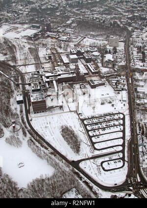 Luftaufnahme, Eröffnung der Ruhr2010, Essen, Kulturhauptstadt, Luftaufnahme, Zeche Zollverein, Weltkulturerbe der UNESCO, ehemalige Zeche Zollern X, Schnee, Bergbau, Route der Industriekultur, Ruhrgebiet Kulturfestival 2010, Essen, Ruhrgebiet, Anfang, Eröffnung, Ruhr 2010, Zeche Zollverein, Essen, Nordrhein-Westfalen, Deutschland, Europa, Stockfoto