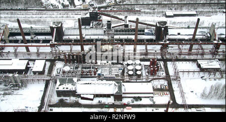 Luftaufnahme, Eröffnung der Ruhr2010, Essen, Kulturhauptstadt, Luftaufnahme, Zeche Zollverein, Weltkulturerbe der UNESCO, ehemalige Zeche Zollern X, Schnee, Bergbau, Route der Industriekultur, Ruhrgebiet Kulturfestival 2010, Essen, Ruhrgebiet, Anfang, Eröffnung, Ruhr 2010, Zeche Zollverein, Essen, Nordrhein-Westfalen, Deutschland, Europa, Stockfoto