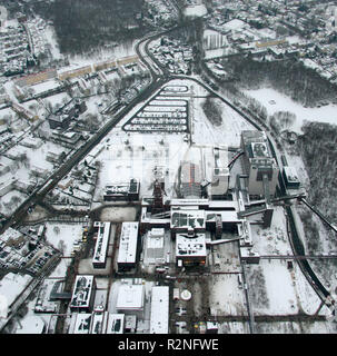 Luftaufnahme, Eröffnung der Ruhr2010, Essen, Kulturhauptstadt, Luftaufnahme, Zeche Zollverein, Weltkulturerbe der UNESCO, ehemalige Zeche Zollern X, Schnee, Bergbau, Route der Industriekultur, Ruhrgebiet Kulturfestival 2010, Essen, Ruhrgebiet, Anfang, Eröffnung, Ruhr 2010, Zeche Zollverein, Essen, Nordrhein-Westfalen, Deutschland, Europa, Stockfoto