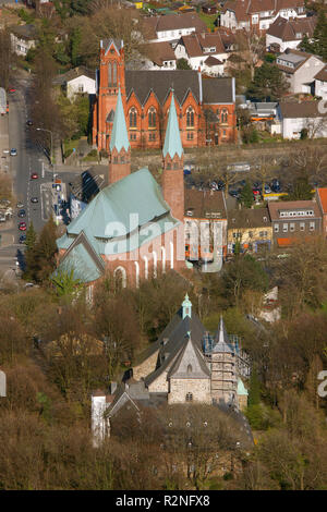 Stoppenberg mit St. Vincenz Krankenhaus und Karmeliterkloster Marias in der Notwendigkeit, St. Nikolaus, Stiftskirche, am Kreuz, Essen, Ruhrgebiet, Nordrhein-Westfalen, Deutschland, Europa, Stockfoto