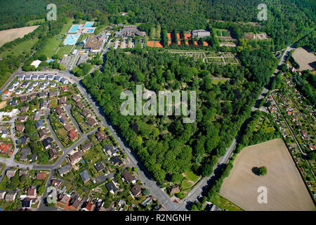 Hotel mit dem TUS Tennisplätze und Maritimo, Stimbergparkhotel, Oer-Erkenschwick, Ruhrgebiet, Nordrhein-Westfalen, Deutschland, Europa, Stockfoto