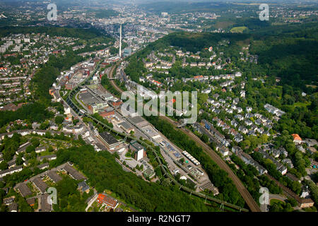 Bayer Werk Friedrich-Ebert-Straße 475-217, Wuppertal, Schwebebahn, dagegen Kirchhofs Trasse 50, Wuppertal, Bayer Schering Pharma AG Wuppertal, Nordrhein-Westfalen, Deutschland, Europa, Stockfoto