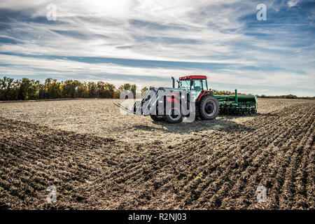 Traktor auf einem Bauernhof Stockfoto