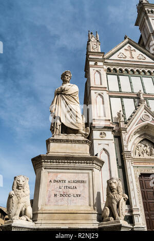 Florenz, Piazza und der Basilika von Santa Croce, Dante Denkmal Stockfoto