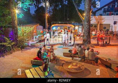 Sundowner-Bar in Übersee am Chiemsee, Chiemgau, Oberbayern, Bayern, Süddeutschland, Deutschland, Europa Stockfoto