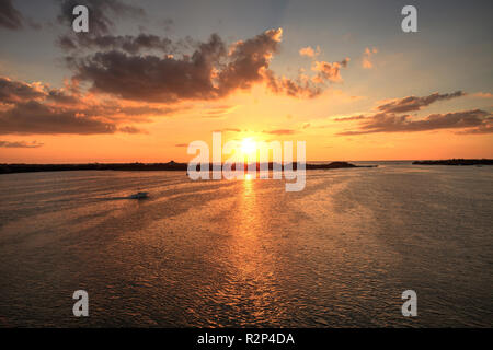 Neue Pass von Estero Bay Sonnenuntergang in Bonita Springs, Florida. Stockfoto