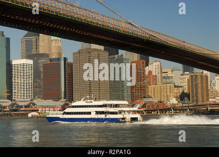 Brooklyn Bridge und Manhattan skyline Stockfoto