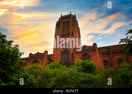 Kathedrale von Liverpool oder die Kathedrale Kirche des auferstandenen Christus, Liverpool in Großbritannien Liverpool, Großbritannien - 16 Mai 2018: Liverpool Cathedral basiert auf einem Entwurf von Stockfoto