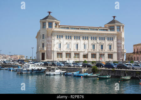 Alter Hafen, Ortega Palace Hotel, Insel Ortygia, Ortigia, UNESCO World Heritage kulturelle Ort, Syrakus, Sizilien, Italien, Europa Stockfoto