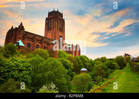 Kathedrale von Liverpool oder die Kathedrale Kirche des auferstandenen Christus, Liverpool in Großbritannien Liverpool, Großbritannien - 16 Mai 2018: Liverpool Cathedral basiert auf einem Entwurf von Stockfoto