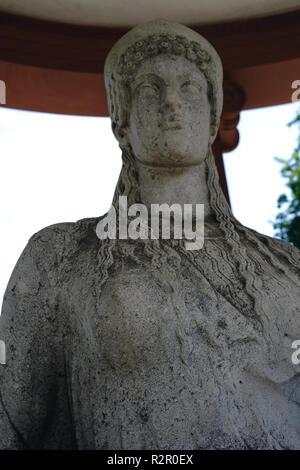 Skulptur von Prinzessin Elisabeth, Tochter des englischen Königs George III und Namensgeber der Elisabethenbrunnen, Kurpark, Bad Nauheim Stockfoto