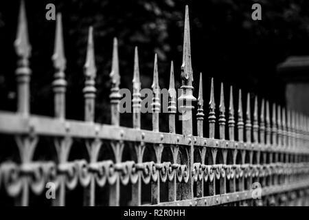 Bielefeld, Schildesche (Teil der Stadt), sonnigen Tag im August, Gartenzaun, Detail Stockfoto