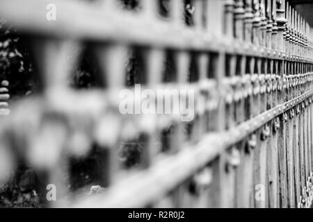 Bielefeld, Schildesche (Teil der Stadt), sonnigen Tag im August, Gartenzaun, Detail Stockfoto