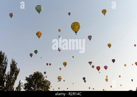 Hot Air Balloon Festival Warstein (die größte in Europa), Warsteiner Internationale Montgolfiade, Warstein, Sauerland, Deutschland, Stockfoto