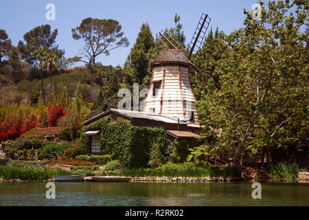 LOS ANGELES, Ca - 23. MAI 2009 - Stipendium See Schrein. Es war gegründet und von Paramahansa Yogananda gewidmet, am 20. August 1950 und wird durch die im Besitz Stockfoto