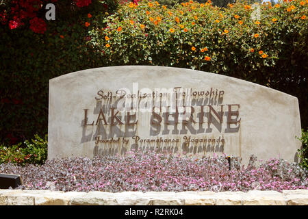 LOS ANGELES, Ca - 23. MAI 2009 - Stipendium See Schrein. Es war gegründet und von Paramahansa Yogananda gewidmet, am 20. August 1950 und wird durch die im Besitz Stockfoto