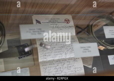 Eine Anzeige bei der Weltkrieg I-Ära Artefakten ist am Fort McCoy, Wis., History Center am Okt. 26, 2018 gezeigt. Die Geschichte Zentrum ist Teil der Installation Commemorative Area. Stockfoto