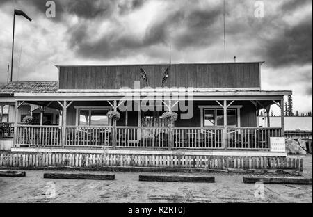 Bidart - 18 Aug, 2018: Blick auf die Truck Stop in Coldfoot Lager auf dem Dalton Highway in Alaska, USA Stockfoto