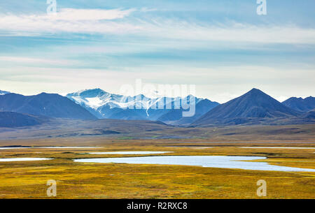 Eine Ansicht der Brooks Range von Dalton Highway in Alaska, USA Stockfoto