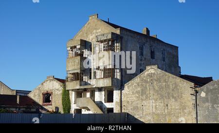 Verfaulte Häuser von Sao Jacinto Dorf in Portugal Stockfoto