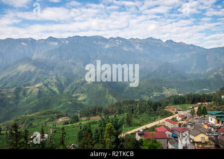 Luftaufnahme von Sapa, Vietnam. Sapa ist ein Muss - Standorte besuchen Sie im Norden von Vietnam mit seiner kühlen Wetter und die schöne Szenen Stockfoto