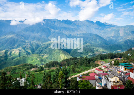 Luftaufnahme von Sapa, Vietnam. Sapa ist ein Muss - Standorte besuchen Sie im Norden von Vietnam mit seiner kühlen Wetter und die schöne Szenen Stockfoto